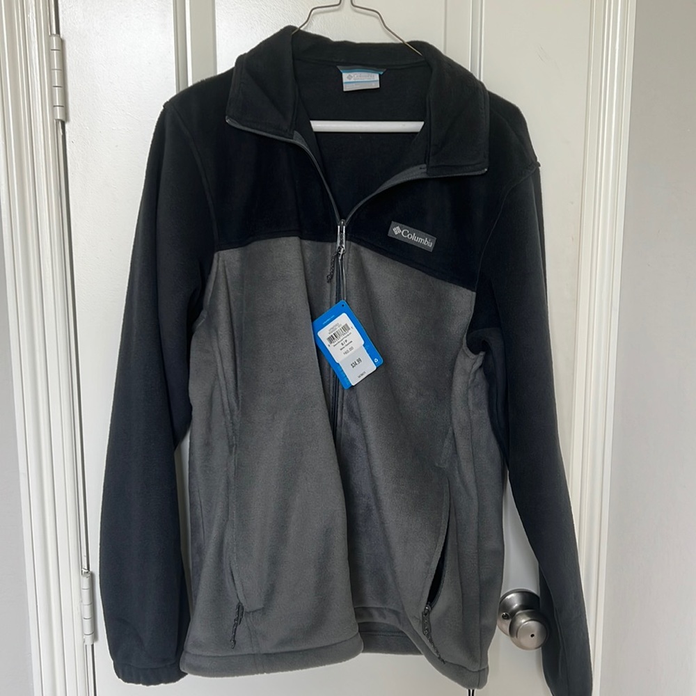 NWT men’s Columbia black/grey fleece zip jacket. Pet free home.